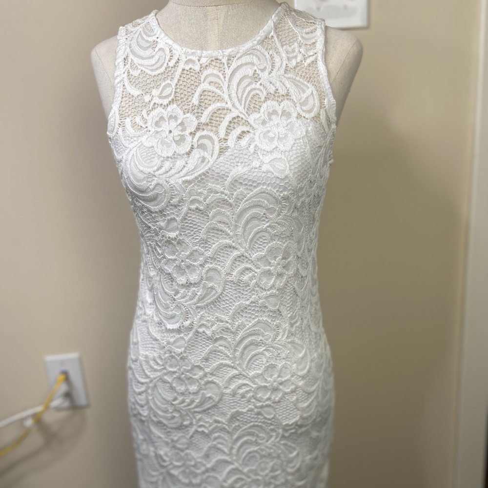 White lace body con dress